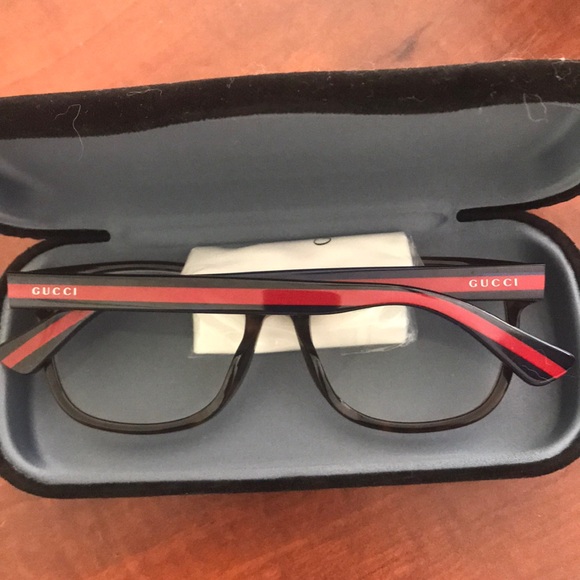 Gucci 1056 Designer Eyewear - Picture 3 of 5
